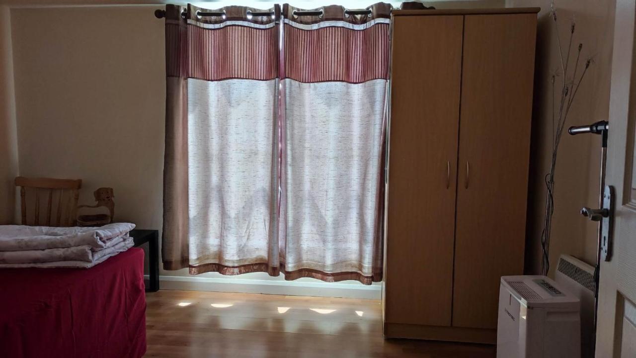 Budget-Friendly Self-Serve Lodging Голуэй Экстерьер фото