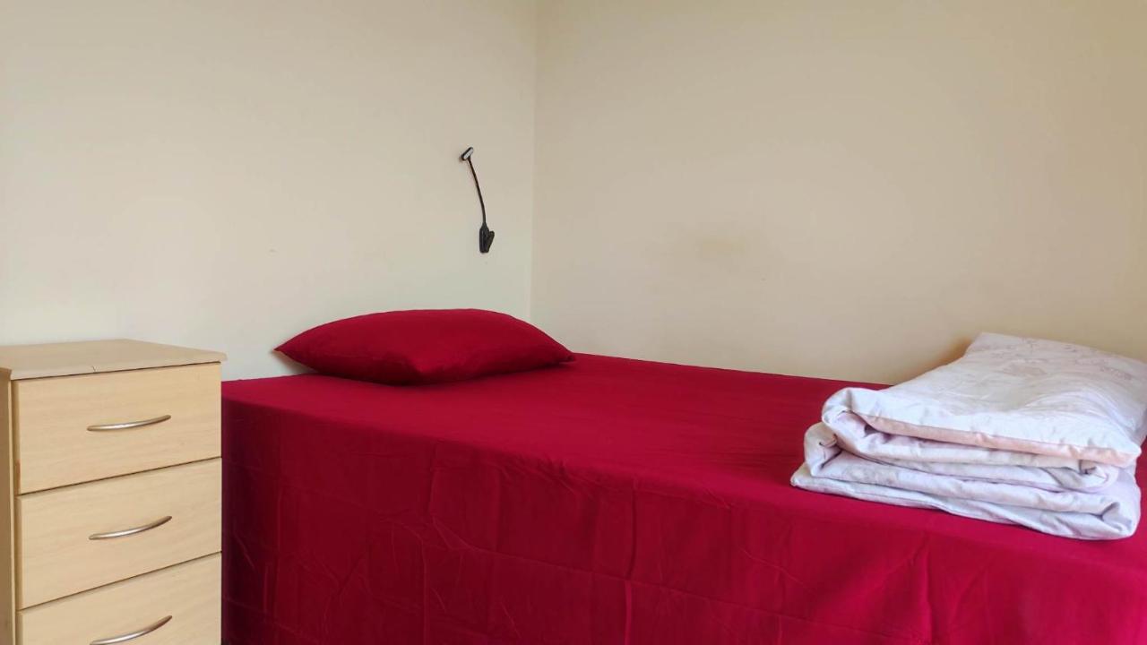 Budget-Friendly Self-Serve Lodging Голуэй Экстерьер фото